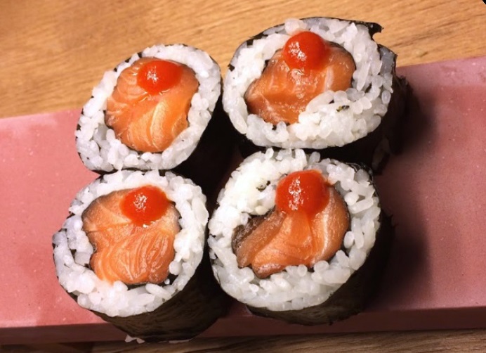 Maki Opgerolde sushi, 4 stuks per portie